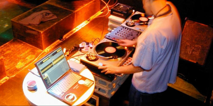 DJ turntables